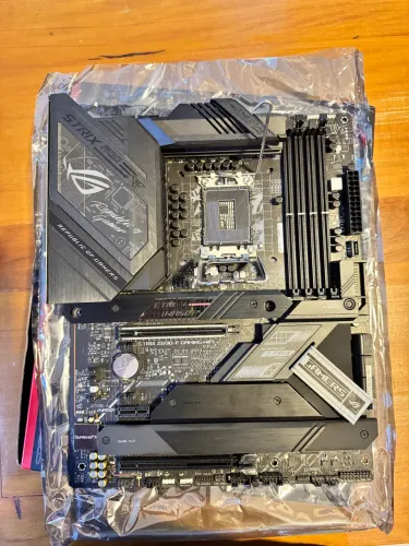 Placa mãe Asus Z690 Rog Strix DD5