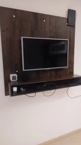 Estante e painel de tv