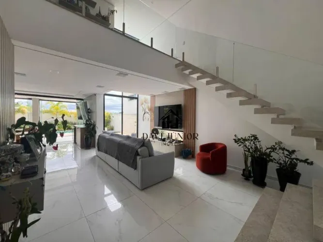 Casa com 3 dormitórios sendo 1 suíte com closet à venda, 290 m² por R$ 2.700.000 - Condomí