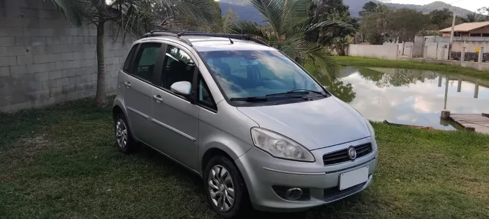 Fiat Idea Attractive 1.4 Fire Flex 8V 5P 2012