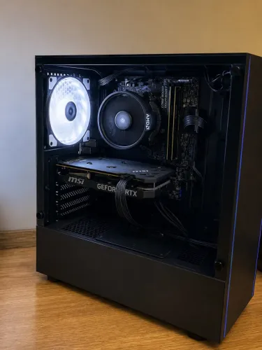 PC GAMER Ryzen 7 + RTX 4060 + 32GB