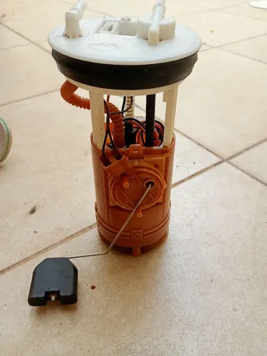 Bomba de combustível do Corsa sedan 2003 gasolina. 