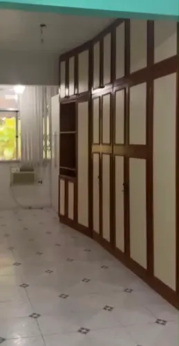 Armarios otimos e espaçosos para quarto e cozinha