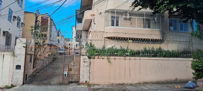 Apartamento mobiliado para locação com 45 m2 com 2 quartos