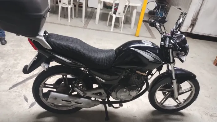 Vende-se Suzuki GSR 150i 2012