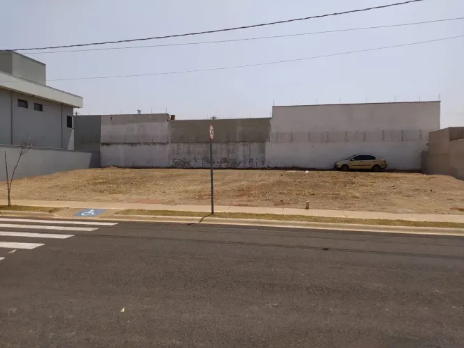Terreno em condomínio Bebedouro sp