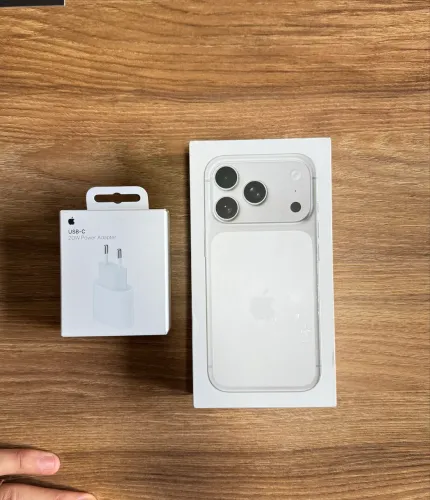 iPhone 17 Pro + carregador - chance única