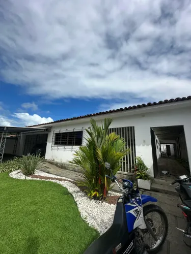 Casa Aconchegante com Piscina no Bongi  Completa, Segura e com Energia Solar!