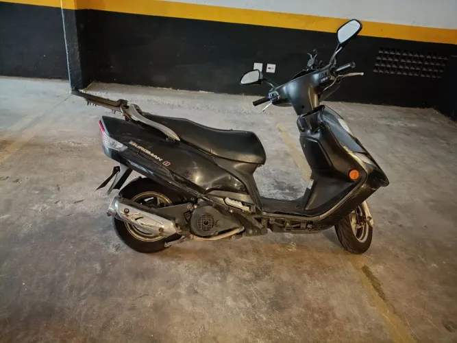 Suzuki Burgman 125, tudo ok.