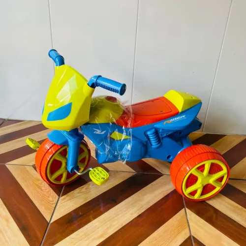 VENDE-SE TRICICLO MOTO INFANTIL 