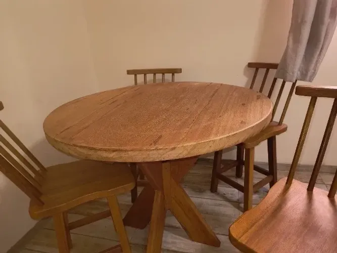 Mesa de jantar redonda rústica 