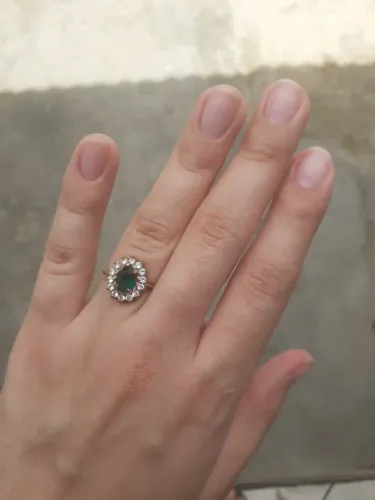 Anel Rommanel zircônia banhado à ouro 18k com pedra verde esmeralda