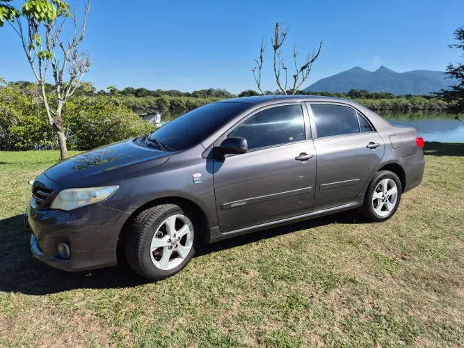 Toyota Corolla GLI 1.8 Flex 16V Aut. 2013
