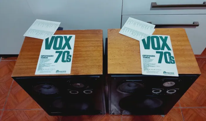 Par de caixas polyvox 