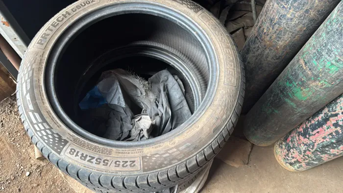 Vendo 4 pneus 255/55 Z R18