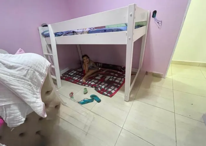 Cama elevada com escada !!!