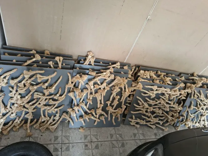 Placas para decoração de paredes.