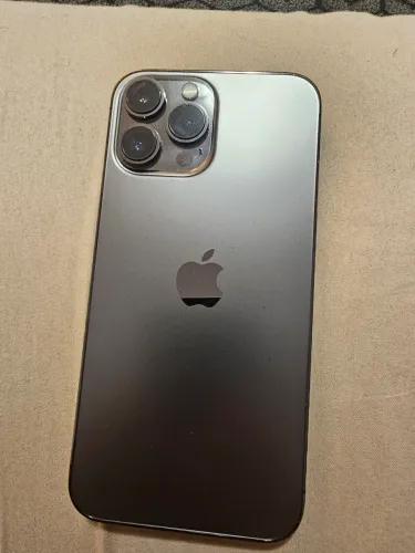 Iphone 13 pro max com pequeno defeito
