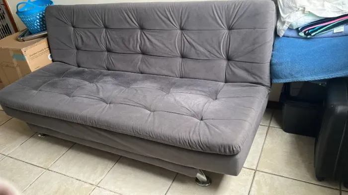Sofá cama usado em bom estado