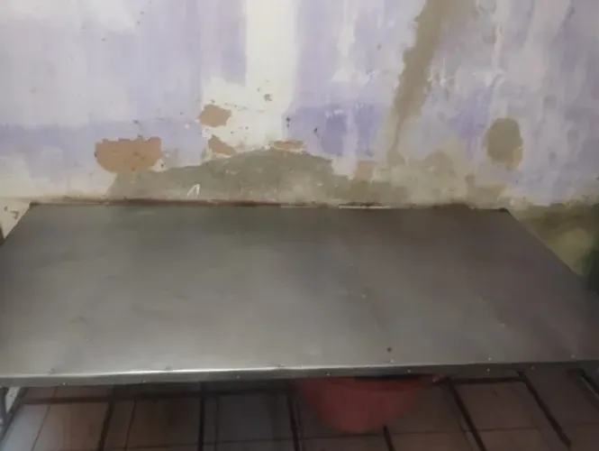 VENDO MESA INOX ENORME EXELENTE PARA CONFEITARIA,PIZZARIA E PADARIA
