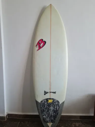 PRANCHA 5,8 COM EXCELENTE TAMANHO E LITRAGEM PARA QUEM QUER EVOLUIR NO SURF!