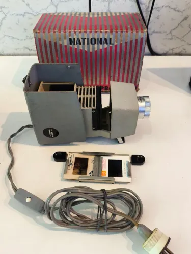 Projetor de Slides National Vintage (Anos 60/70) Raridade - Colecionadores FUNCIONANDO