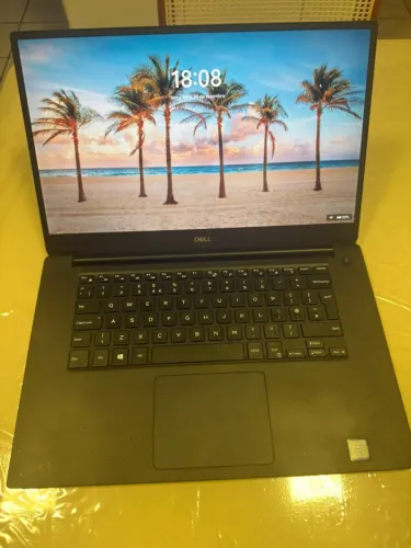 Dell Precision 5540 (i7-9850H, 32 GB de RAM, 2 TB, Vídeo 4GB)
