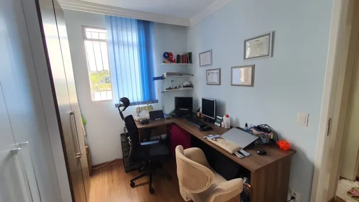 Mesa escritório em L para home office com gaveteiro