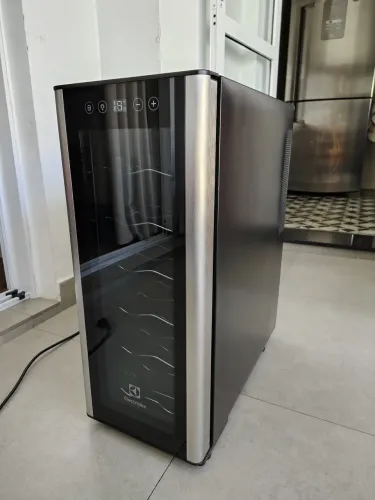 Adega Electrolux