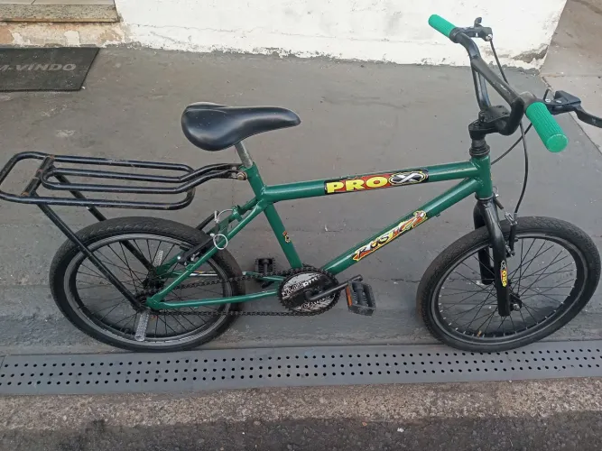 Vendo bicicleta aro 20. Não entrego retirar no Bairro Jardim Holanda
