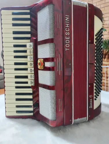 Acordeon Todeschini super 6