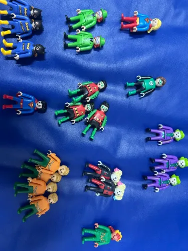Bonecos Kinder Ovo Play Mobil