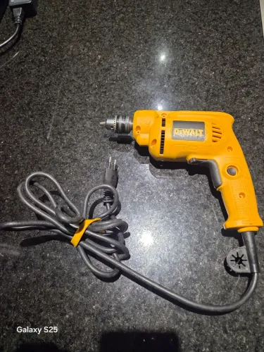 Furadeira dwalt DWD010-B2 220v