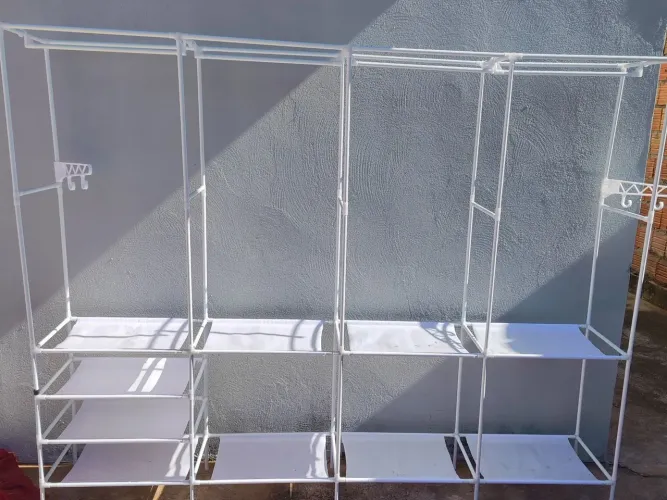 Guarda-roupa modular em aço com prateleiras - Branco