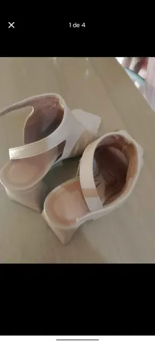 Vendo sandália Vizzano