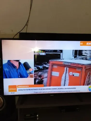 Vendo uma tv Philips 43 polegadas nova