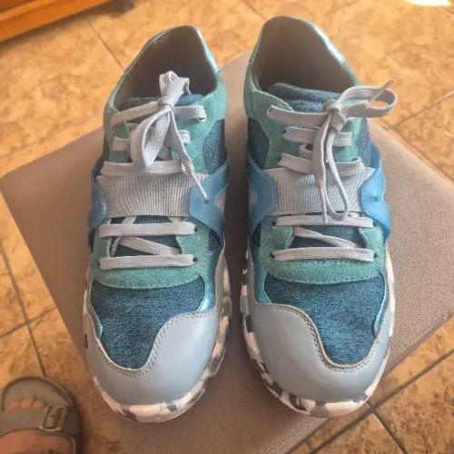 Lindo tenis dolce e gabbana, 100 % original, usado 02 vezes