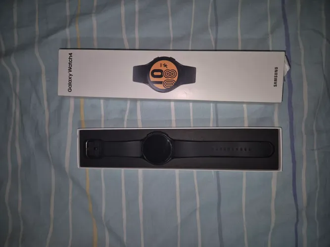 Samsung Galaxy Watch 4 44mm + 4 Pulseiras e 2 Carregadores (Excelente Estado)