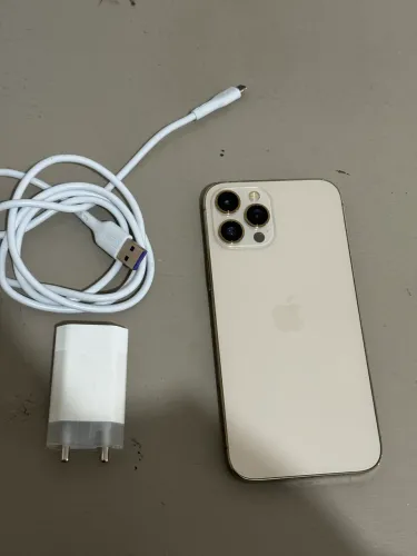 iPhone 12 Pro Max 128Gb detalhe (LEIA) 