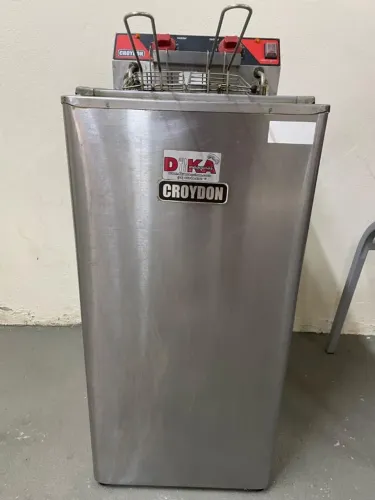 Fritadeira Eletrica croydon 220v