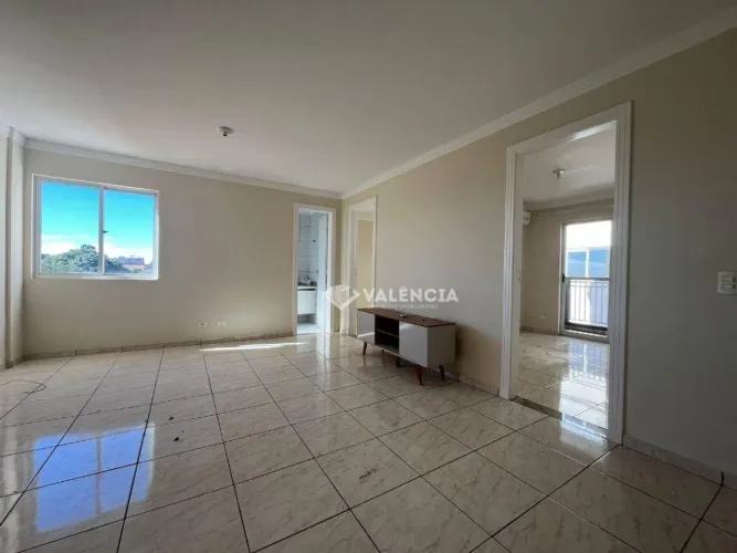 Apartamento semi Mobiliado para locação com 2 quartos por R$1.900,00 - no Edifício Flores 