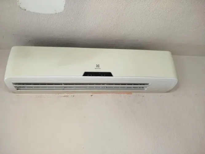 ar condicionado 30000btus evaporadora funcionando e condensadora sem serpentina.