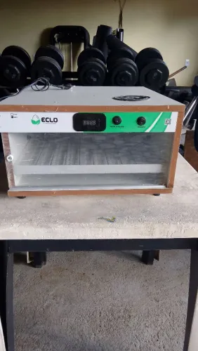 Vendo chocadeira de 800 reais por apenas 400 reais