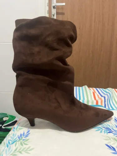 Bota à venda n 35 nova