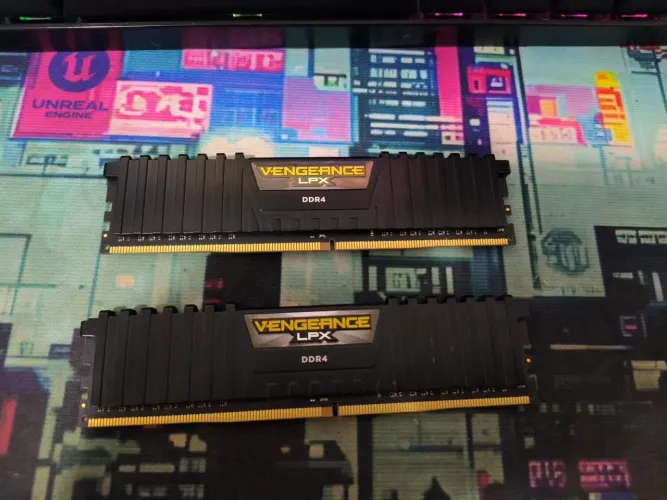 Memória RAM Corsair Vengeance LPX 16GB