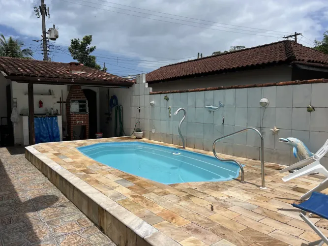 Casa à venda na Praia de Pauba 5 dormitórios, piscina e área ampla
