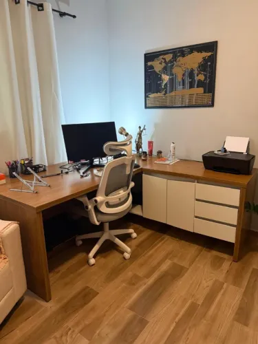 Mesa de escritório madeira maciça muito nova