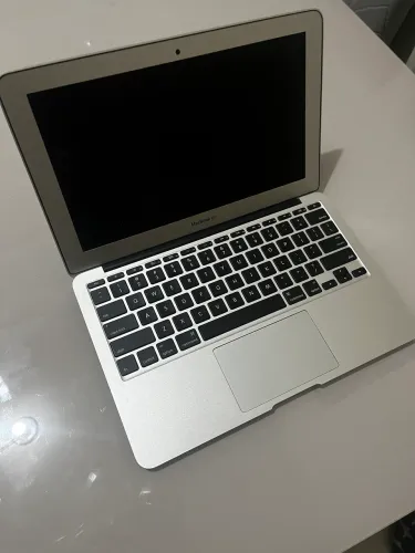 MacBook Air 11?