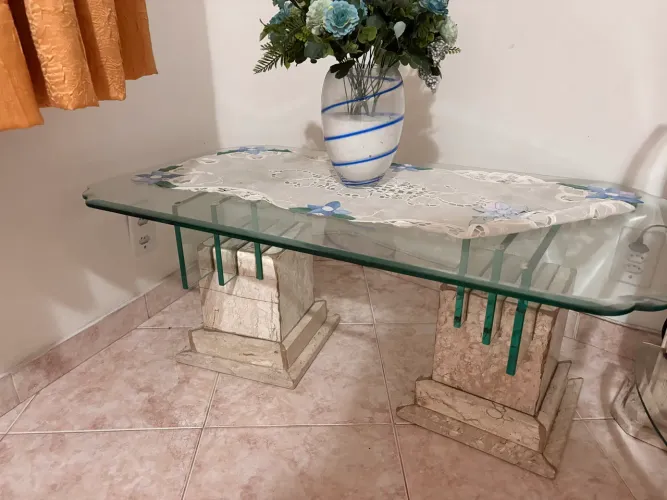 MESA CENTRAL DE MÁRMORE 