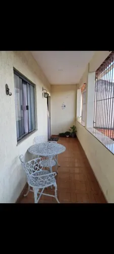 Casa para venda com 200 metros quadrados com 6 quartos